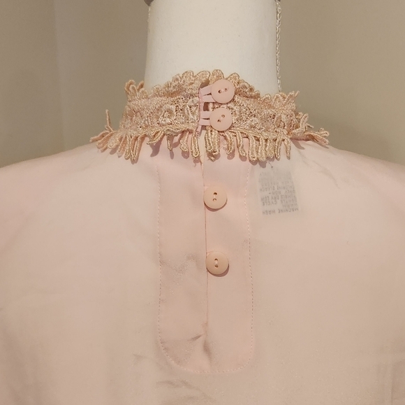 Vintage Worthington Womens's Light Pink Blouse with Lace detail, size 8 - Picture 6 of 12